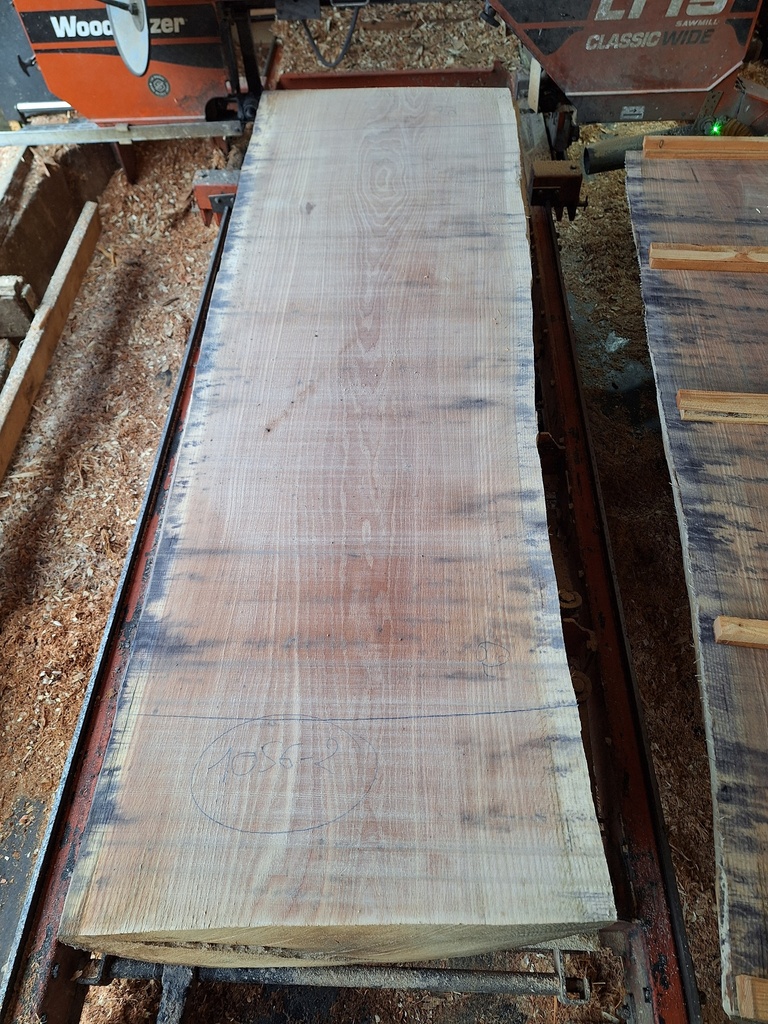 Plateau Chêne Rouge 83 x 620-680 x 2030 mm de la boule 1056 - 2