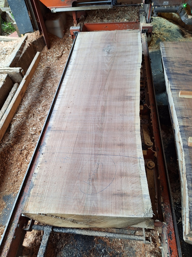 Plateau Chêne Rouge 83 x 640-730 x 2030 mm de la boule 1056 - 3