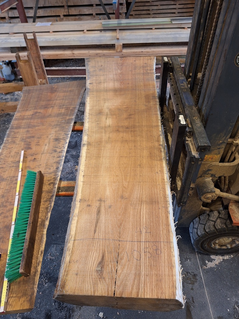 Plateau Chêne Rouge 43 x 420-630 x 2000 mm de la boule 1058 - 2