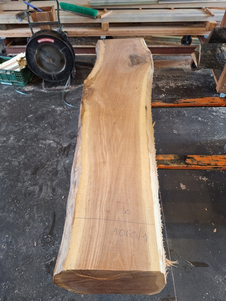 Plateau Chêne Rouge 43 x 300-410 x 2020 mm de la boule 1060 - 1