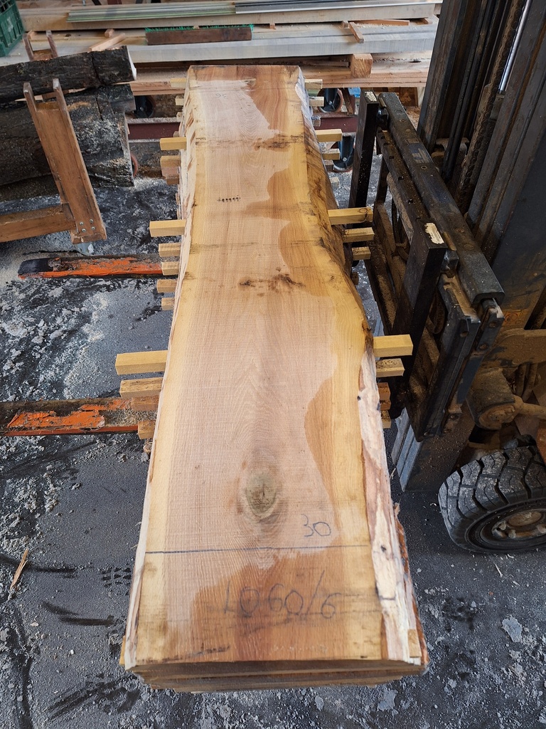 Plateau Chêne Rouge 43 x 300-360 x 2020 mm de la boule 1060 - 6