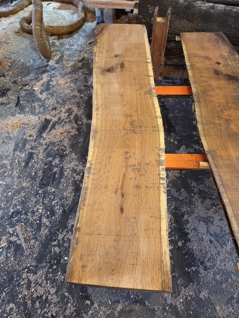 Plateau Chêne Rouge 28 x 370-410 x 2030 mm de la boule 1062 - 3