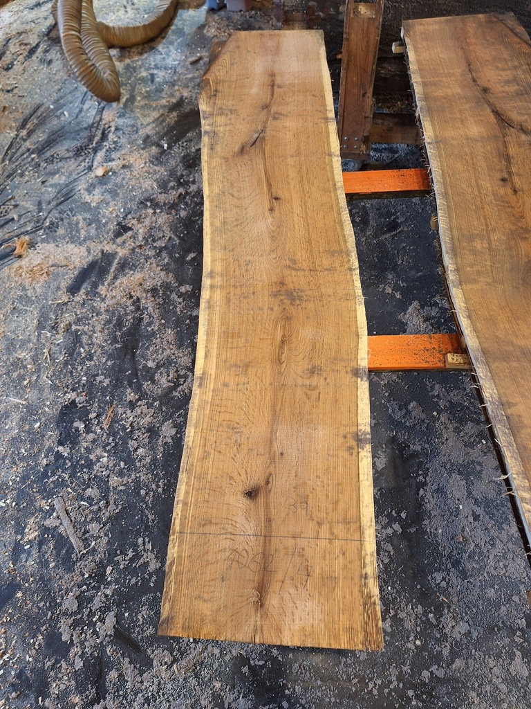 Plateau Chêne Rouge 28 x 390-430 x 2030 mm de la boule 1062 - 4