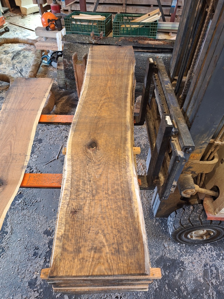 Plateau Chêne Rouge 28 x 330-420 x 2030 mm de la boule 1062 - 7