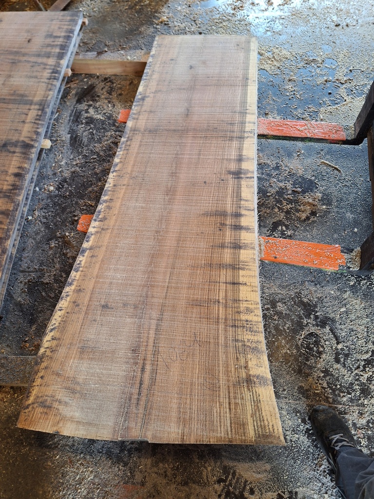 Plateau Chêne Rouge 43 x 580-800 x 2000 mm de la boule 1064 - 4