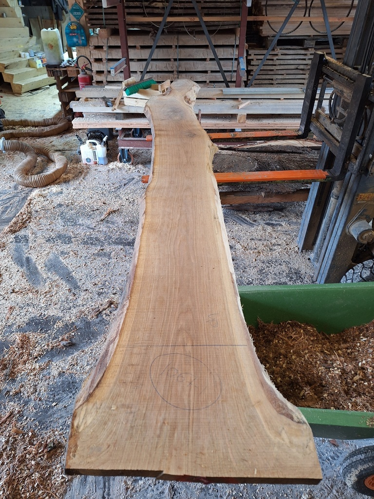 Plateau Chêne Commun 43 x 240-400 x 3950 mm de la boule 1067 - 1