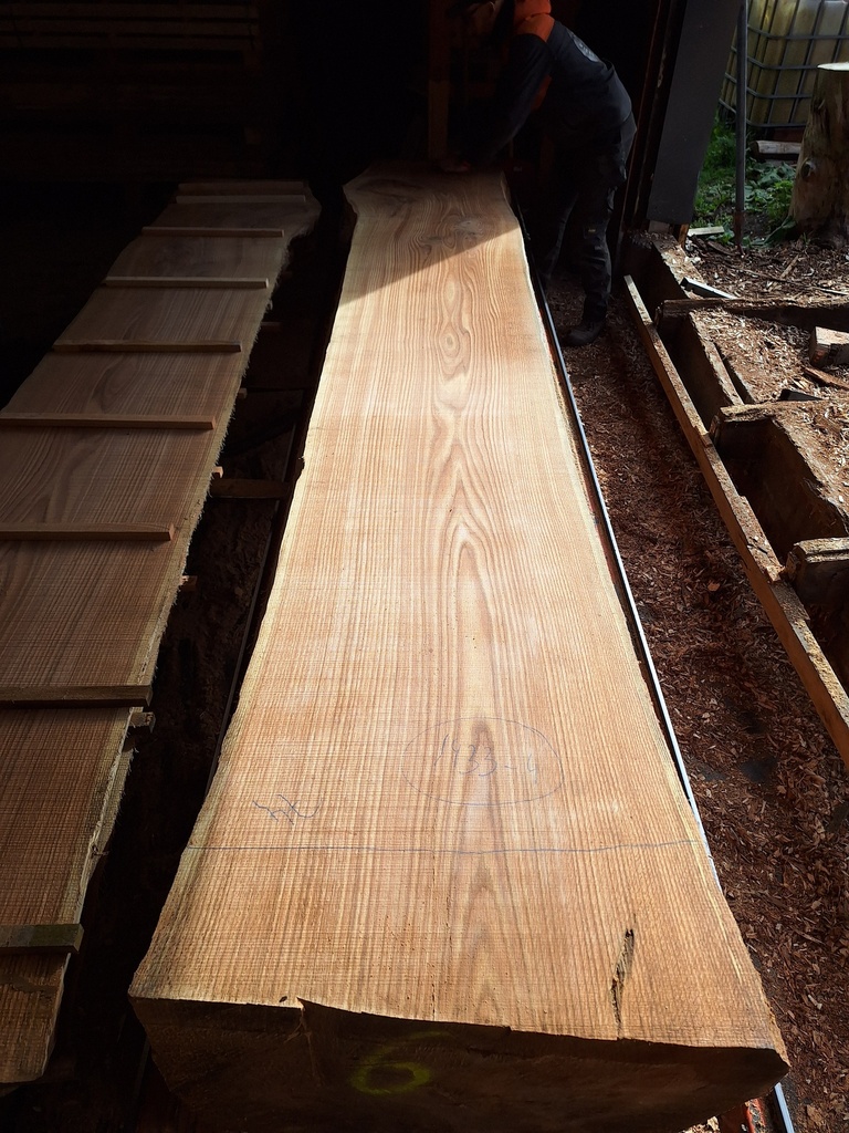 Plateau Chêne Rouge 63 x 640-740 x 4000 mm de la boule 1433 - 4