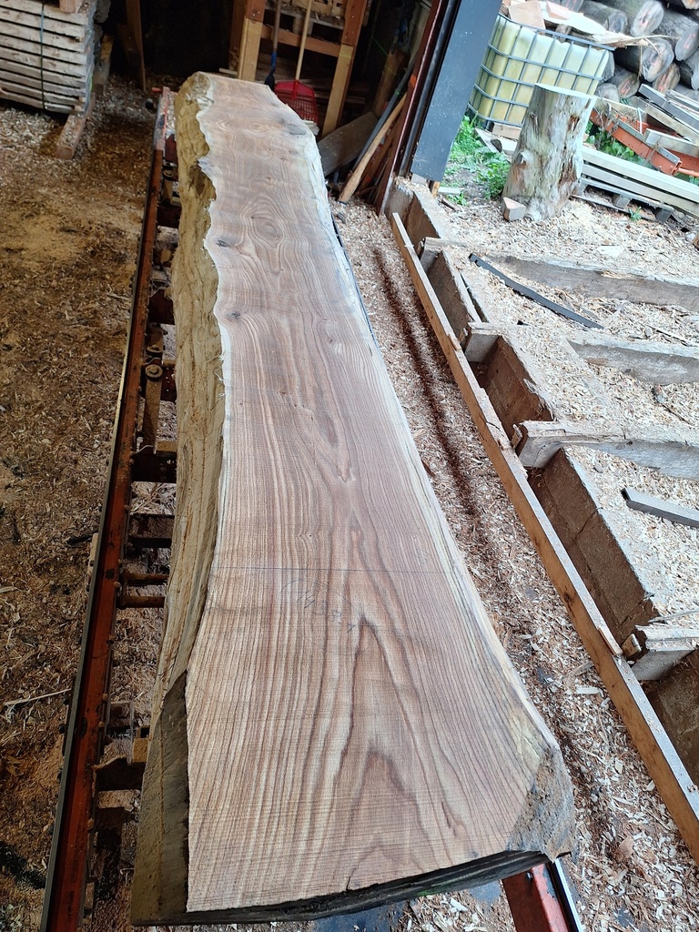 Plateau Chêne Rouge 53 x 450-500 x 4030 mm de la boule 1438 - 1