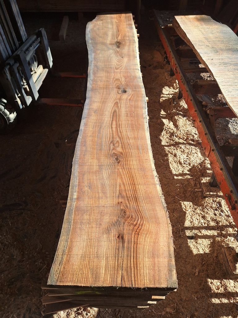 Plateau Chêne Rouge 43 x 530-650 x 4000 mm de la boule 1441 - 5