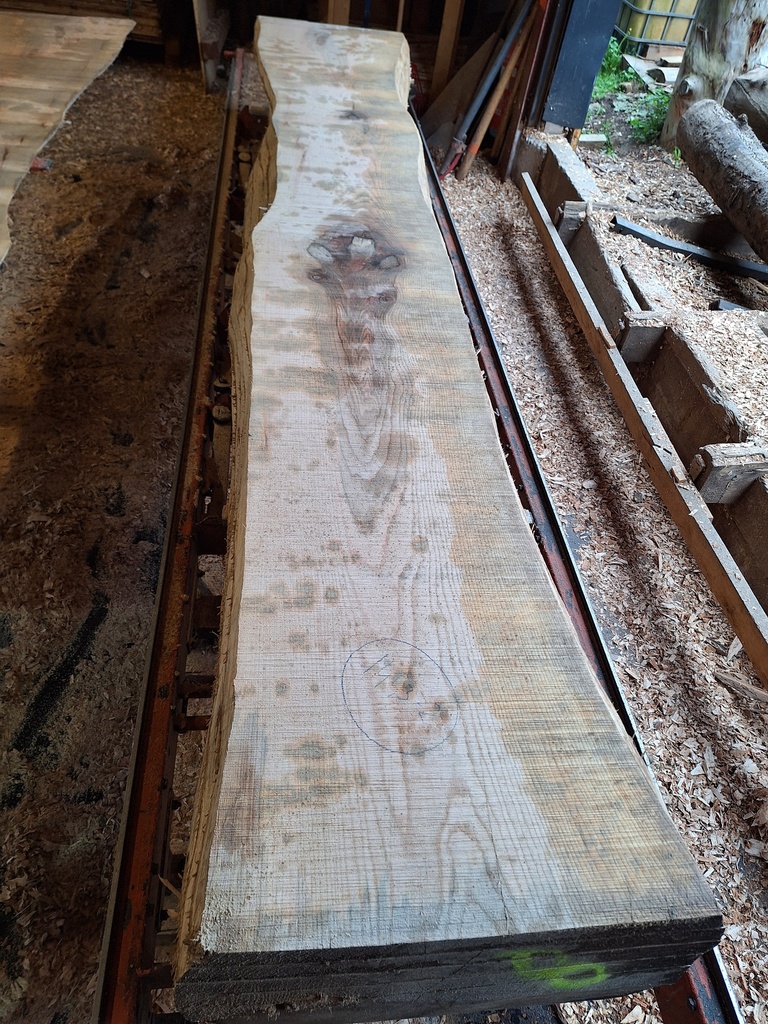 Plateau Frêne 43 x 460-650 x 4000 mm de la boule 1443 - 2