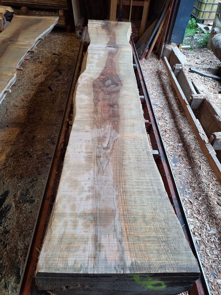 Plateau Frêne 43 x 520-690 x 4000 mm de la boule 1443 - 3