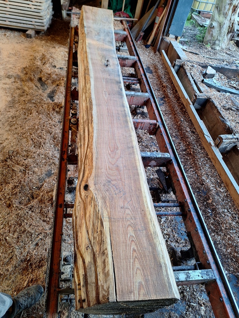 Plateau Chêne Rouge 43 x 270-430 x 4020 mm de la boule 1471 - 1