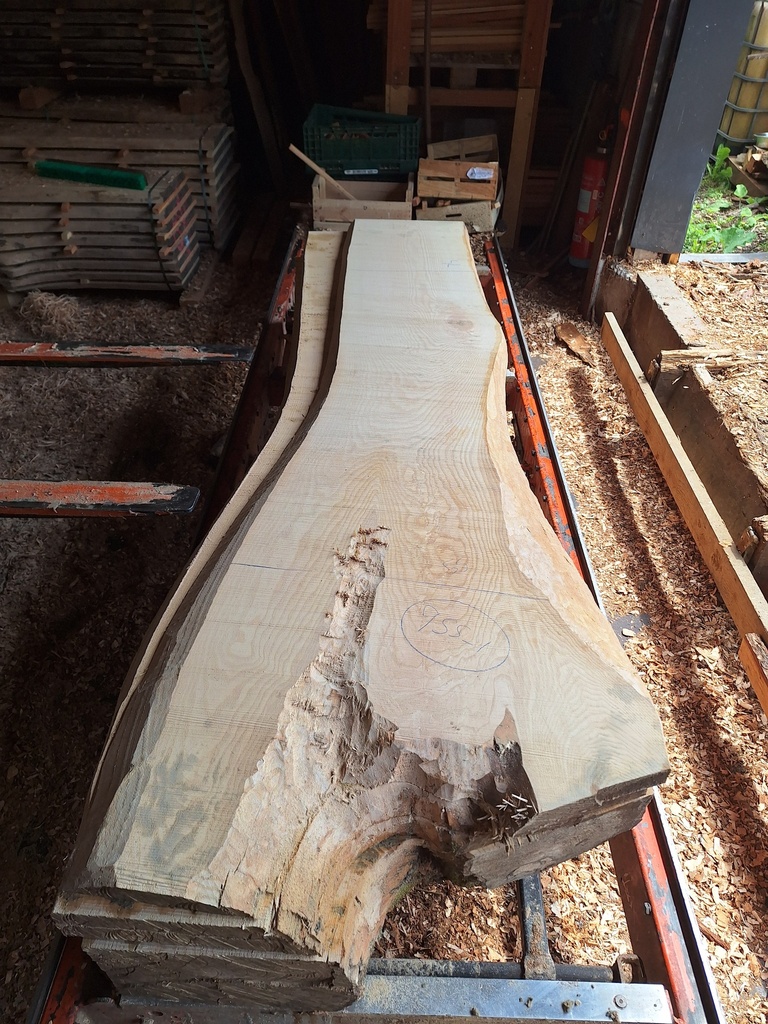 Plateau Frêne 43 x 420-550 x 2300 mm de la boule 955B - 1