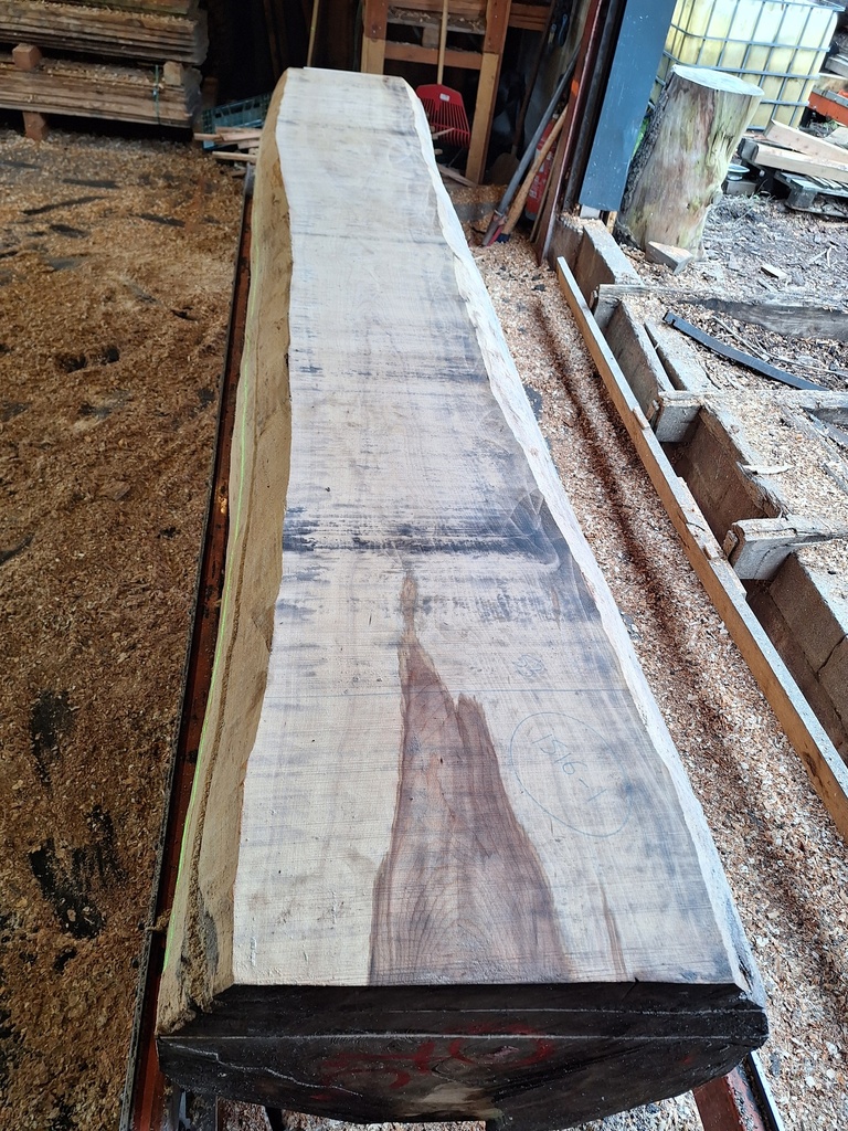 Plateau Hêtre 78 x 530-560 x 4120 mm de la boule 1516 - 1