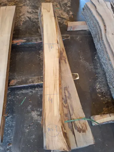 [PL-TIL-105-1] Plateau Tilleul 38 x 140-170 x 1950 mm de la boule 105 - 1