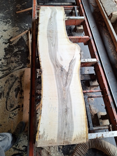 [PL-NOY-909-3] Plateau Noyer 38 x 380-420 x 2050 mm de la boule 909 - 3