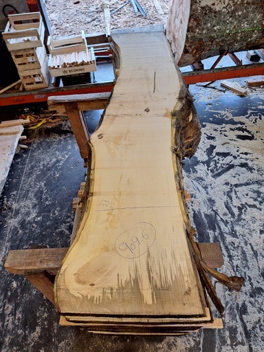 [PL-NOY-909-6] Plateau Noyer 38 x 330-360 x 2050 mm de la boule 909 - 6