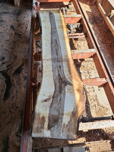 [PL-NOY-939-6] Plateau Noyer 28 x 360-400 x 2050 mm de la boule 939 - 6