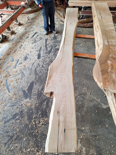 [PL-FRE-941-1] Plateau Frêne 28 x 190-340 x 3850 mm de la boule 941 - 1