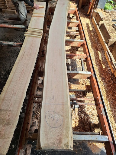 [PL-FRE-974-2] Plateau Frêne 28 x 270-340 x 4070 mm de la boule 974 - 2