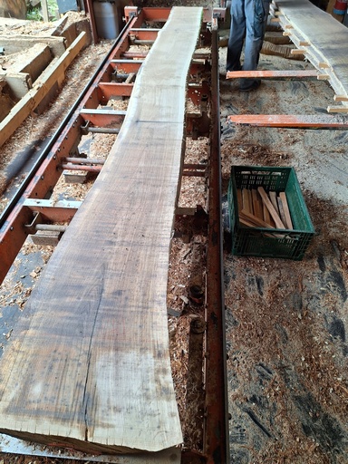 [PL-CHE-1073-4] Plateau Chêne Commun 28 x 310-440 x 4030 mm de la boule 1073 - 4